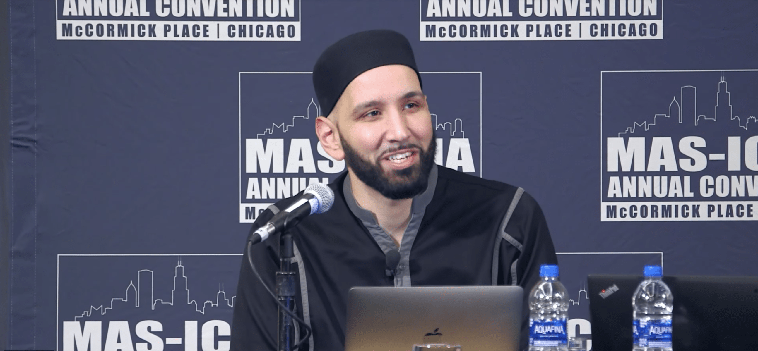 Omar Suleiman – Two Lights Enveloped in Darkness