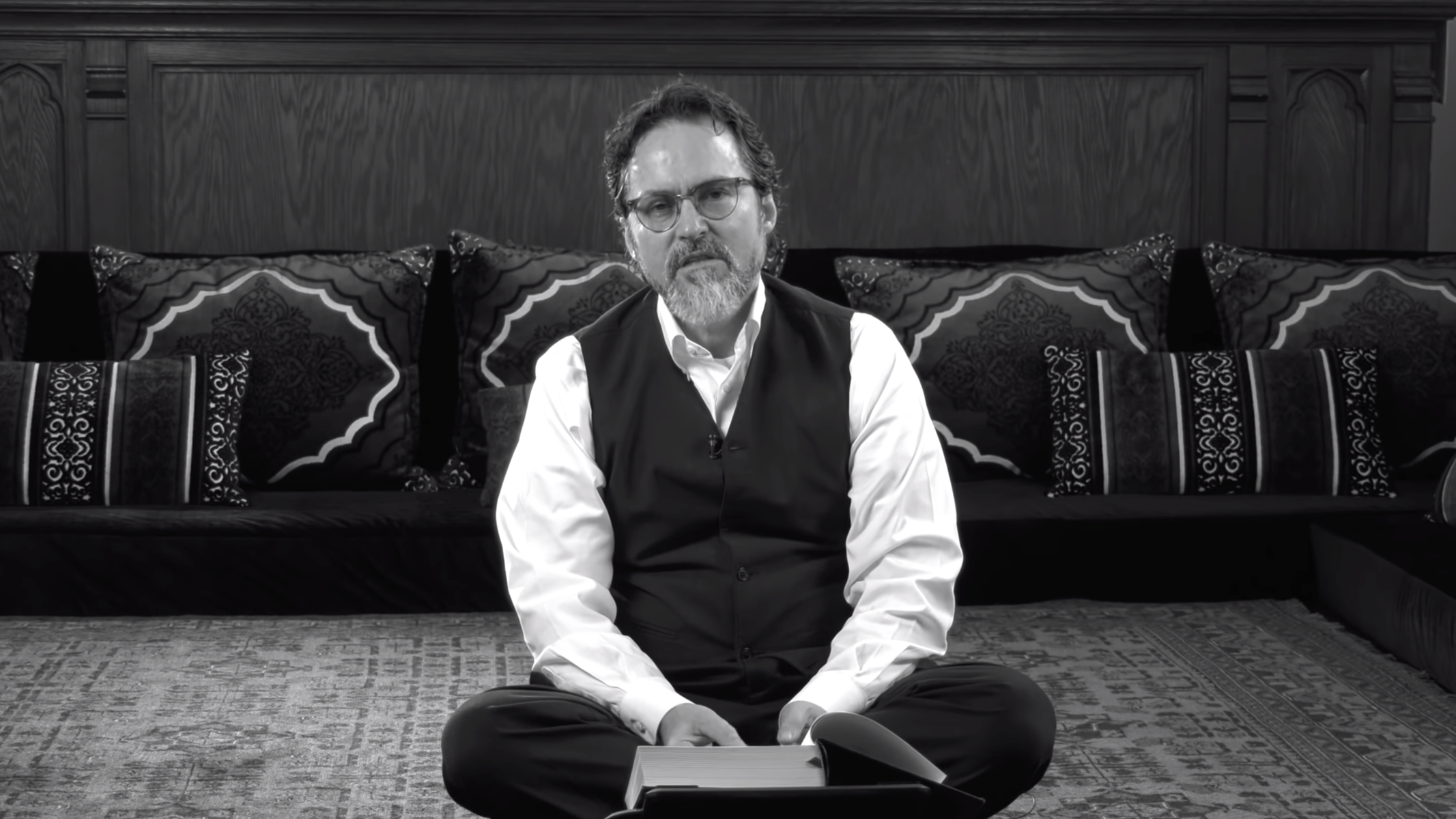 Hamza Yusuf – The Power of Powerlessness