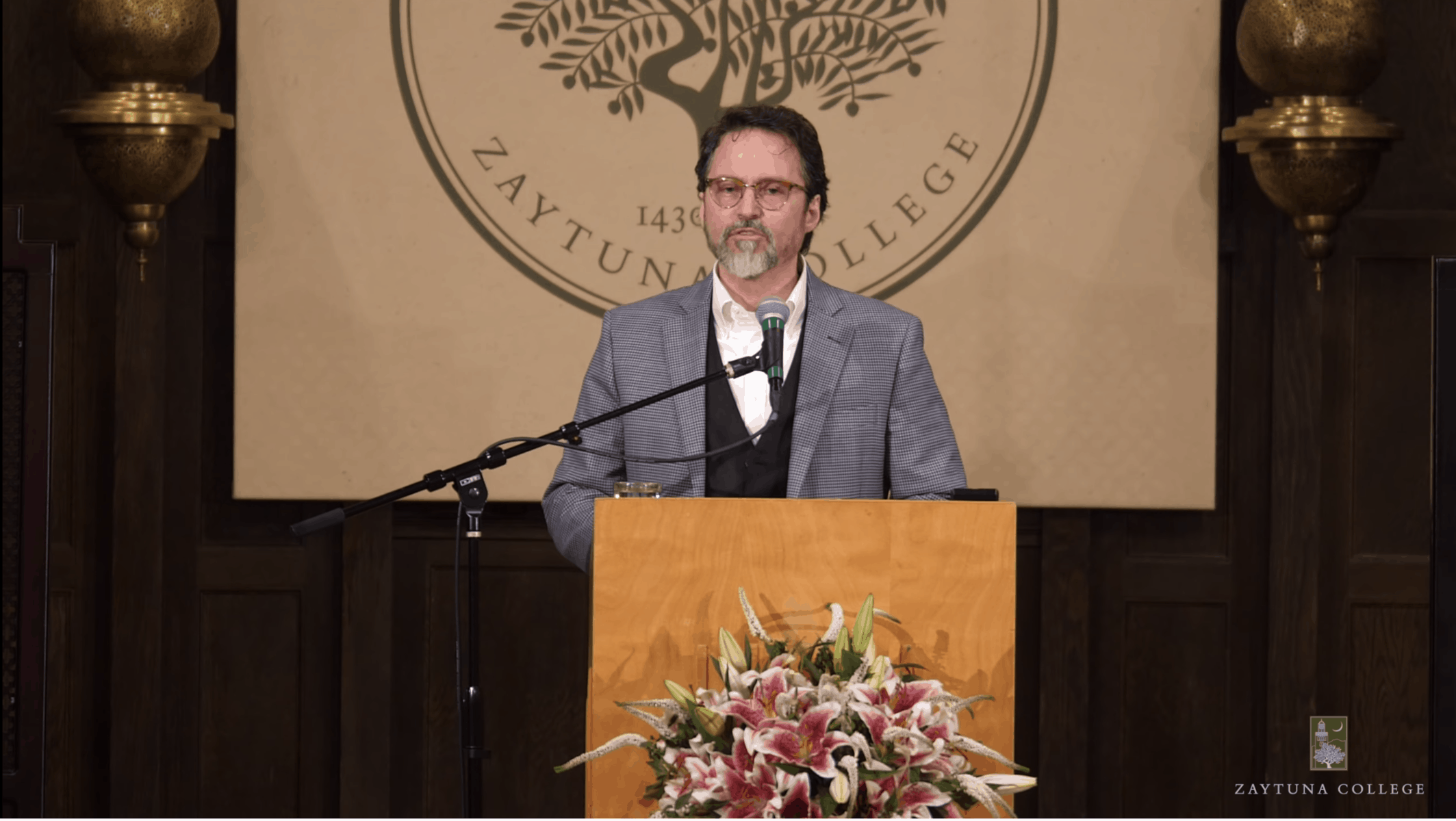 Hamza Yusuf – Medina and Athena: Restoring a Lost Legacy